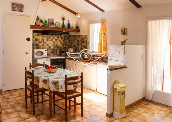 Mas ancien avec dépendances