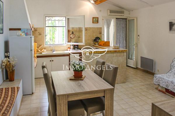 Mas ancien avec dépendances