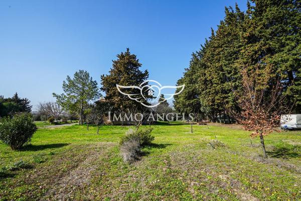 Mas ancien avec dépendances