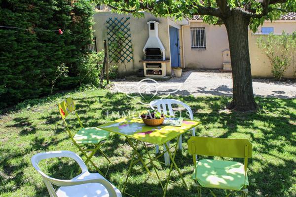 Mas ancien avec dépendances