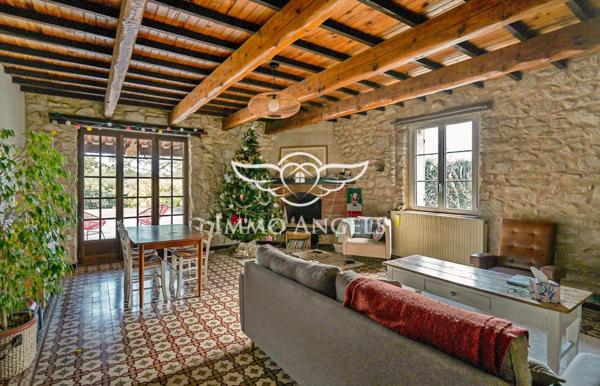 Mas ancien avec dépendances