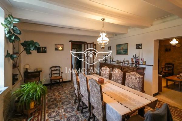 Mas ancien avec dépendances