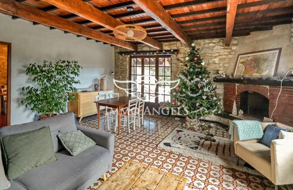 Mas ancien avec dépendances