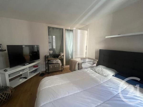 Appartement F2 Bis à vendre  3 pièces - 65 m2 AURILLAC - 15