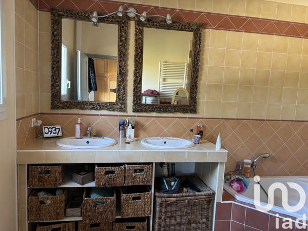 House for sale 4 rooms 140 m² Seilh