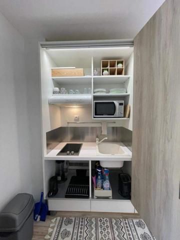 SAINT FRANCOIS (971) QUARTIER MANGANAO STUDIO MEUBLE DANS RESIDENCE AVEC PISCINE ET A 2 PAS DES PLAGES