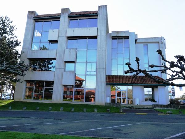 Biarritz : 2 865 € - AJP Mateille Immobilier Biarritz