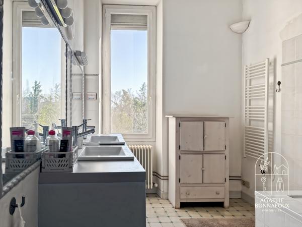 Châteaurenard (13160) Mas provençal bourgeois 232 m2 avec piscine sur 5600 m2