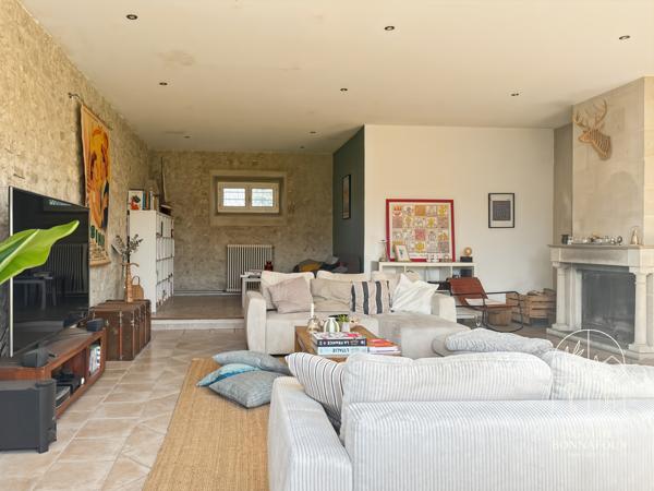 Châteaurenard (13160) Mas provençal bourgeois 232 m2 avec piscine sur 5600 m2