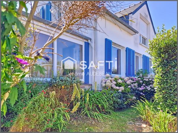 Vue dominante sur ERQUY, centre et plage à moins de 500m.