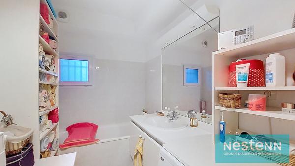 Appartement ISTRES, 2 pièces, rez de chaussée avec terrasse et garage.