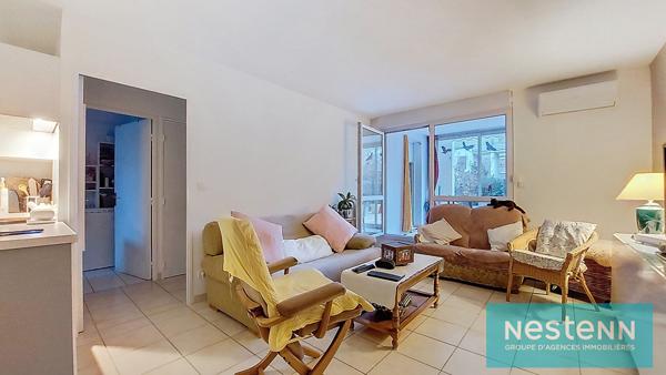 Appartement ISTRES, 2 pièces, rez de chaussée avec terrasse et garage.