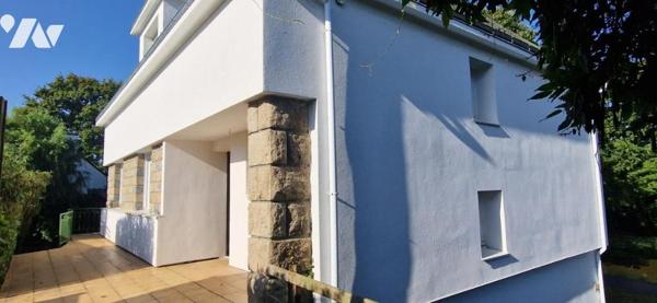 VUE IMPRENABLE SUR LE CANAL DE NANTES A BREST