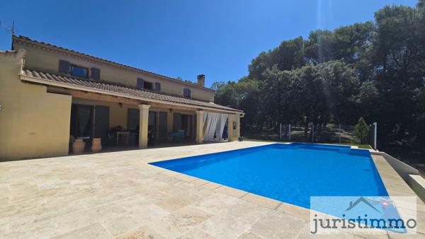 Uchaux (84100) Grande Maison avec Piscine à Débordement à Uchaux sur 5000m² avec division de terrain possible