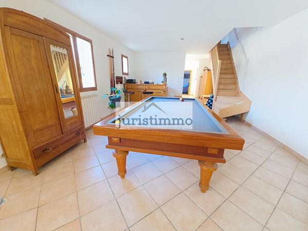 Uchaux (84100) Grande Maison avec Piscine à Débordement à Uchaux sur 5000m² avec division de terrain possible