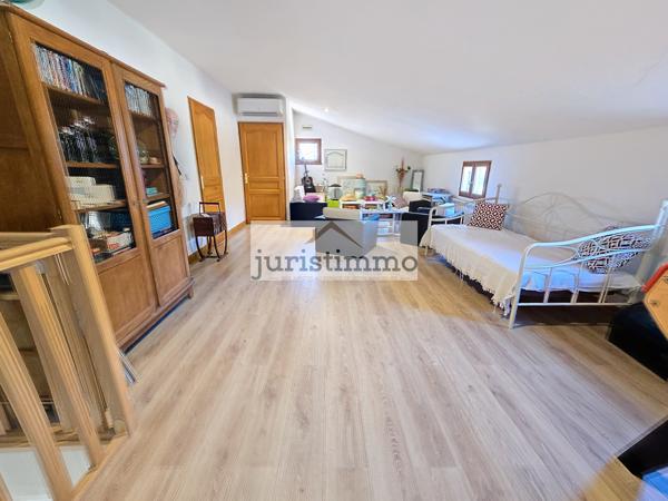 Uchaux (84100) Grande Maison avec Piscine à Débordement à Uchaux sur 5000m² avec division de terrain possible