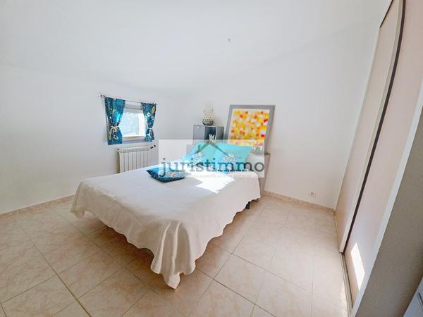 Uchaux (84100) Grande Maison avec Piscine à Débordement à Uchaux sur 5000m² avec division de terrain possible