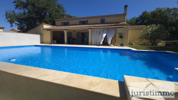 Uchaux (84100) Grande Maison avec Piscine à Débordement à Uchaux sur 5000m² avec division de terrain possible