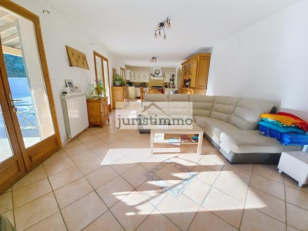 Uchaux (84100) Grande Maison avec Piscine à Débordement à Uchaux sur 5000m² avec division de terrain possible