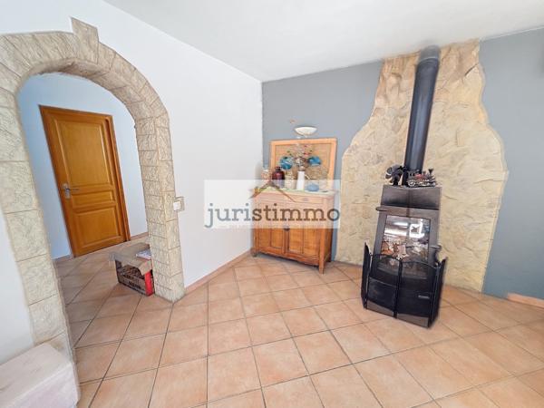 Uchaux (84100) Grande Maison avec Piscine à Débordement à Uchaux sur 5000m² avec division de terrain possible