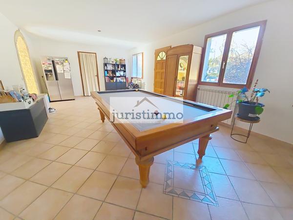 Uchaux (84100) Grande Maison avec Piscine à Débordement à Uchaux sur 5000m² avec division de terrain possible