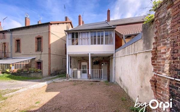Maison à vendre    3 pièces • 128 m2 Saint-Éloy-les-Mines