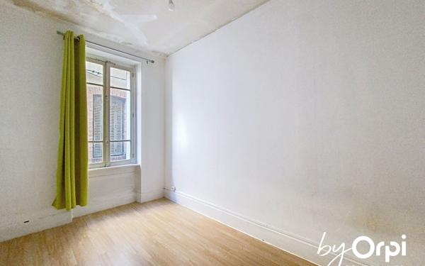 Maison à vendre    3 pièces • 128 m2 Saint-Éloy-les-Mines