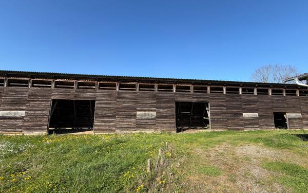 Maison à vendre    2 pièces •  Mugron