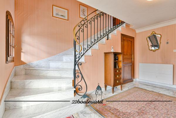 Maison 8 pièces - 170 m² Exclusivité efficity