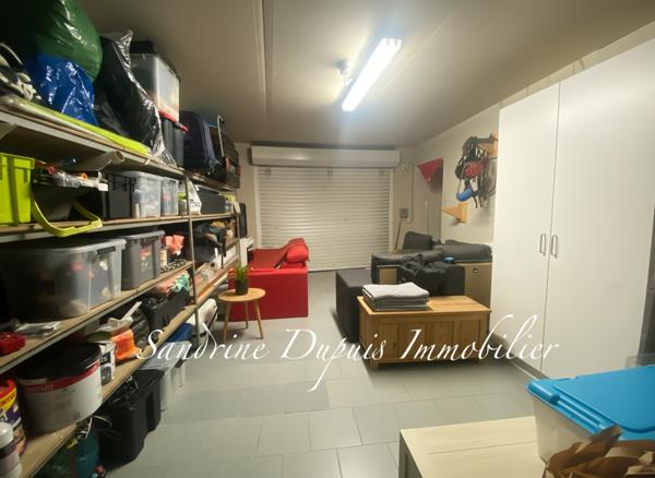 Saintes (17100) Ensemble immobilier : Charentaise 5 pièces et bâtiment en pierre aménagé de 120m2.