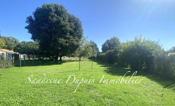 Saintes (17100) Ensemble immobilier : Charentaise 5 pièces et bâtiment en pierre aménagé de 120m2.