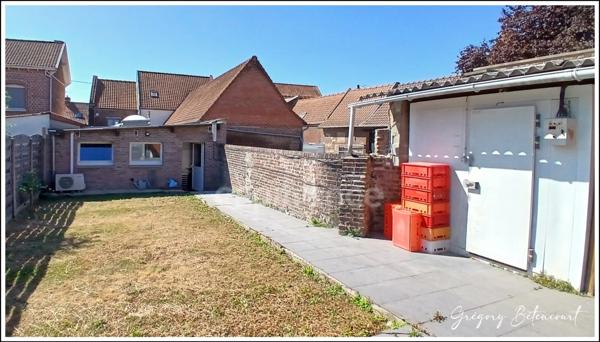 Immeuble à usage de commerce et d'habitation vendu loué