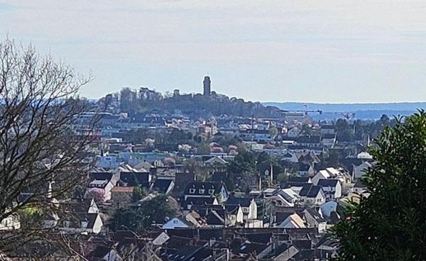 Magnifique terrain exposé Sud