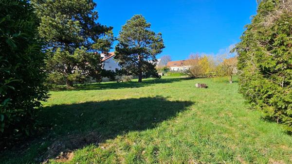 Magnifique terrain exposé Sud