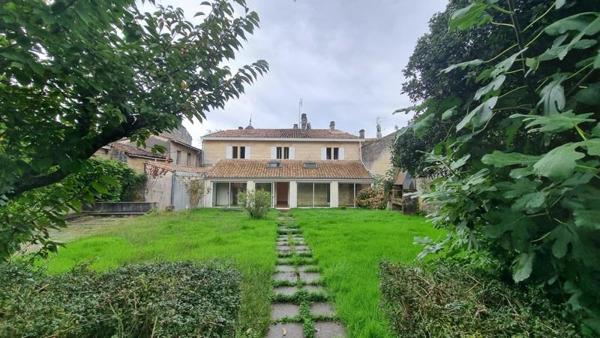 Immeuble à vendre |  Cavignac |  401 m²