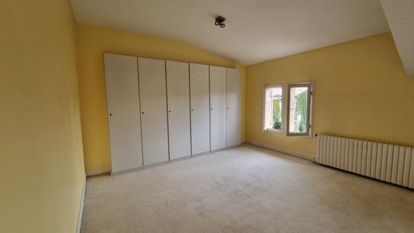 Immeuble à vendre |  Cavignac |  401 m²