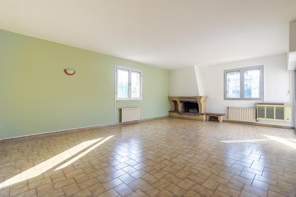 A vendre appartement de type 5 avec terrasse à Marseille - Saint Marguerite