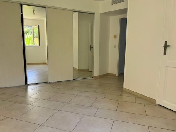 Marseille (13007) VENTE APPARTEMENT T4 114,40 M2 CARREZ TERRASSE 14 M2 VUE MER RES STANDING CORNICHE KENNEDY 13007 MARSEILLE