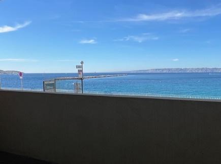 Marseille (13007) VENTE APPARTEMENT T4 114,40 M2 CARREZ TERRASSE 14 M2 VUE MER RES STANDING CORNICHE KENNEDY 13007 MARSEILLE