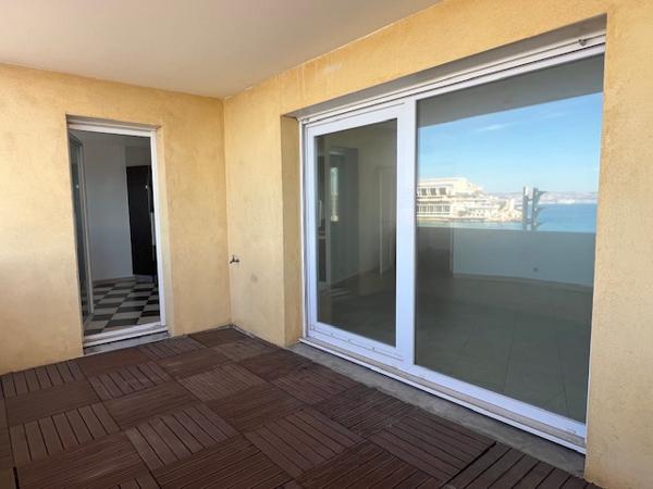 Marseille (13007) VENTE APPARTEMENT T4 114,40 M2 CARREZ TERRASSE 14 M2 VUE MER RES STANDING CORNICHE KENNEDY 13007 MARSEILLE