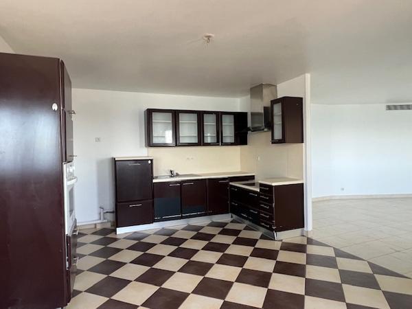 Marseille (13007) VENTE APPARTEMENT T4 114,40 M2 CARREZ TERRASSE 14 M2 VUE MER RES STANDING CORNICHE KENNEDY 13007 MARSEILLE