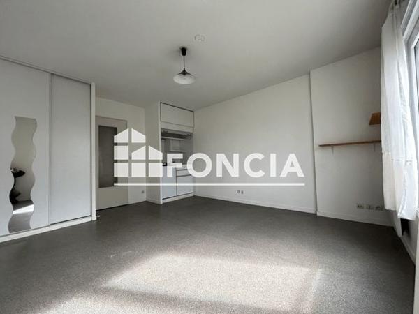 Location Studio 20.8 m² - 11 RUE CHANTEMERLE Poitiers 86000