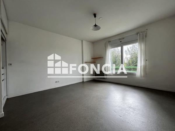 Location Studio 20.8 m² - 11 RUE CHANTEMERLE Poitiers 86000