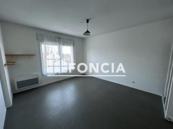 Location Studio 20.8 m² - 11 RUE CHANTEMERLE Poitiers 86000