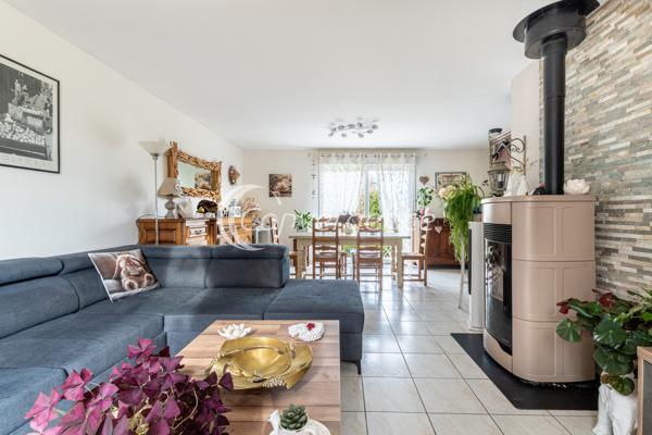 Maison
                                                                                                                                                                                                                                                                                                                        4 pièce(s)                                                                                                                                                                                                          3 chambre(s)                                                                                                                                                                                                          91.3  m²
