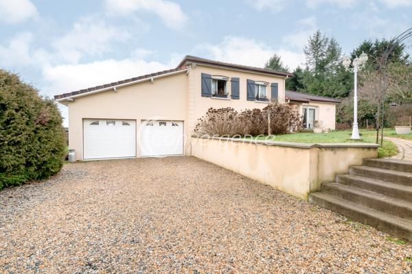 Maison
                                                                                                                                                                                                                                                                                                                        4 pièce(s)                                                                                                                                                                                                          3 chambre(s)                                                                                                                                                                                                          91.3  m²