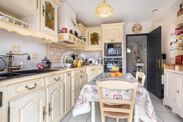 Maison
                                                                                                                                                                                                                                                                                                                        4 pièce(s)                                                                                                                                                                                                          3 chambre(s)                                                                                                                                                                                                          91.3  m²