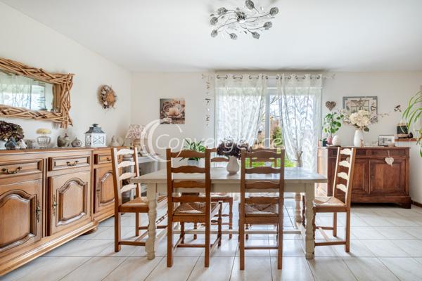Maison
                                                                                                                                                                                                                                                                                                                        4 pièce(s)                                                                                                                                                                                                          3 chambre(s)                                                                                                                                                                                                          91.3  m²