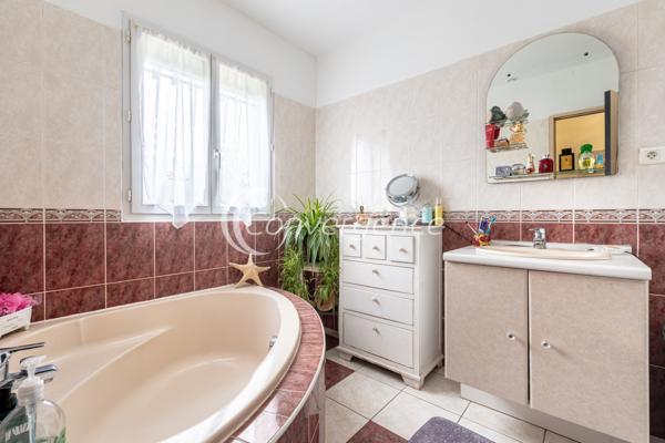 Maison
                                                                                                                                                                                                                                                                                                                        4 pièce(s)                                                                                                                                                                                                          3 chambre(s)                                                                                                                                                                                                          91.3  m²