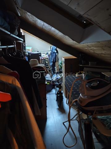 Mickaël Cochard BSK IMMOBILIER vous présente en exclusivité cette maison située à Dol- de- Bretagne.
Commerces et gare à proximité, cette maison se compose au RDC d'un salon séjour , une cuisine aménagée et équipée. Au premier ,deux chambres et un dressing et au second étage une grande chambre.
À l'extérieur une partie jardin attenante à la maison avec une terrasse en bois , et une seconde partie non attenante avec un stockage .
La maison est vendu loué. 
Loyer :650€/ Mois 
Pour plus de renseignements, n'hésitez pas à me contacter.